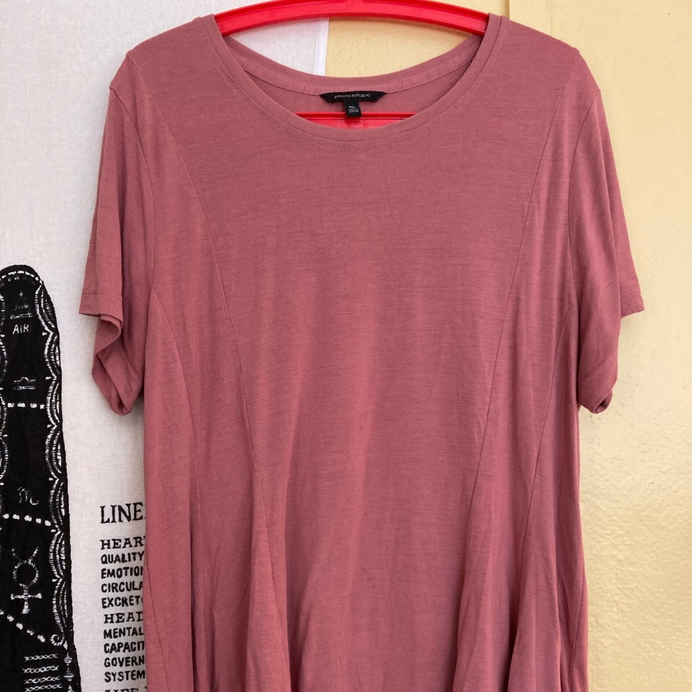 Banana Republic thread soft swing tshirt